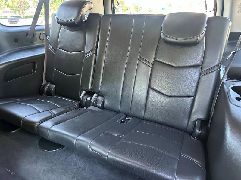 Cadillac Escalade ESV Luxury 4WD 2015