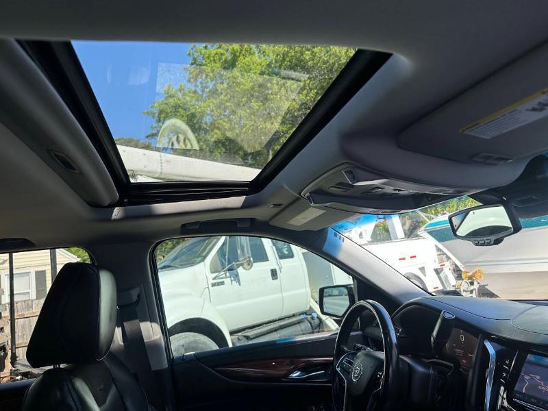 Cadillac Escalade ESV Luxury 4WD 2015