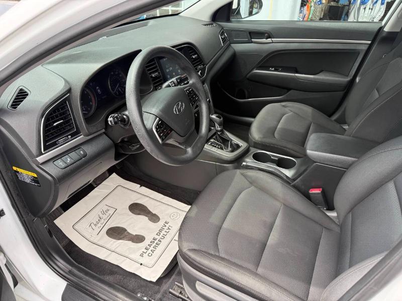 Hyundai Elantra SEL 4D Sedan at 2018