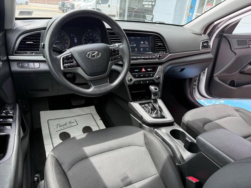 Hyundai Elantra SEL 4D Sedan at 2018