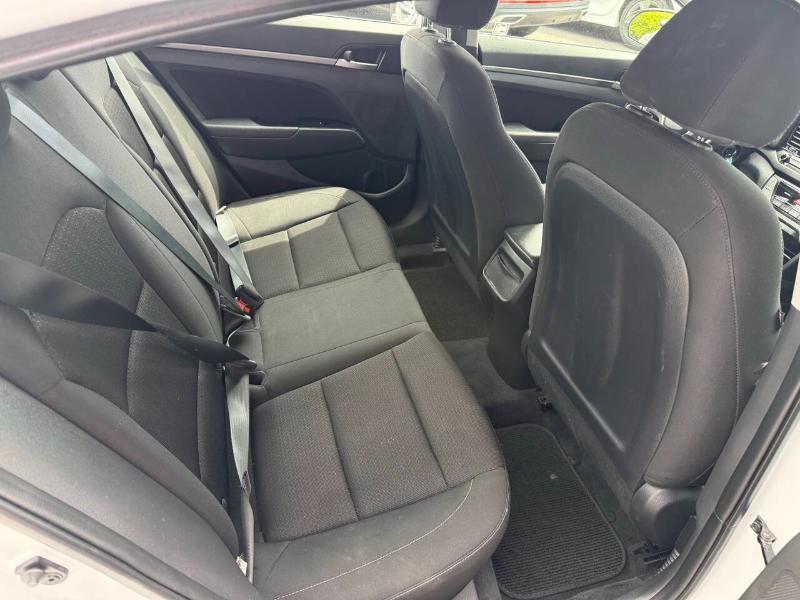 Hyundai Elantra SEL 4D Sedan at 2018