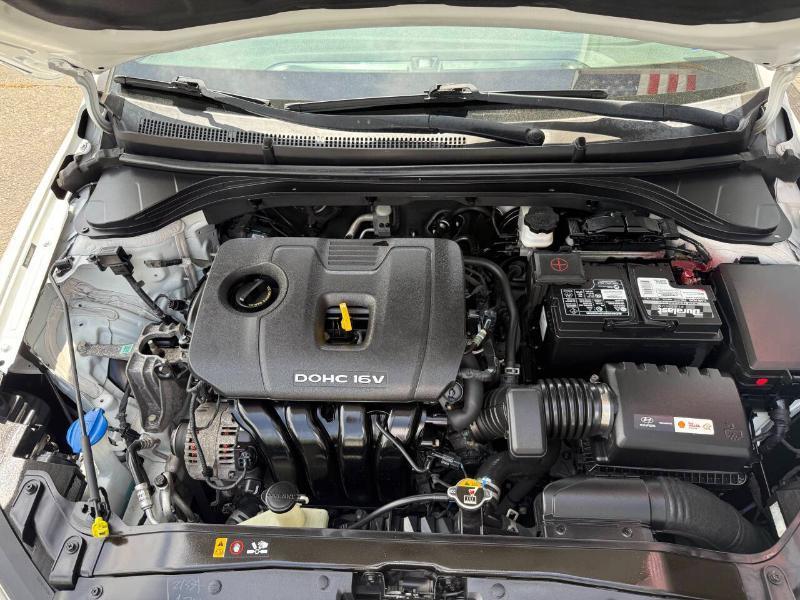 Hyundai Elantra SEL 4D Sedan at 2018