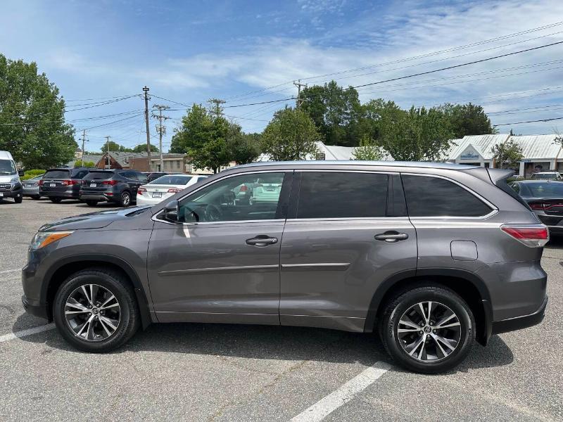 Toyota Highlander XLE AWD V6 2016