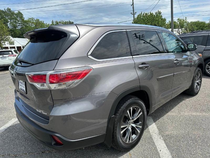 Toyota Highlander XLE AWD V6 2016