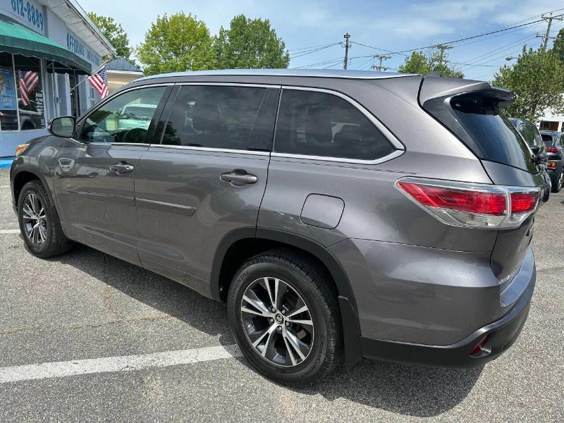 Toyota Highlander XLE AWD V6 2016