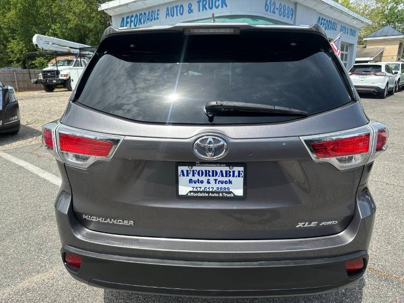 Toyota Highlander XLE AWD V6 2016