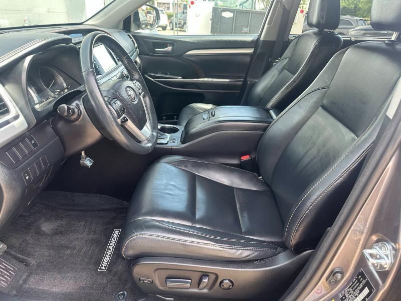 Toyota Highlander XLE AWD V6 2016