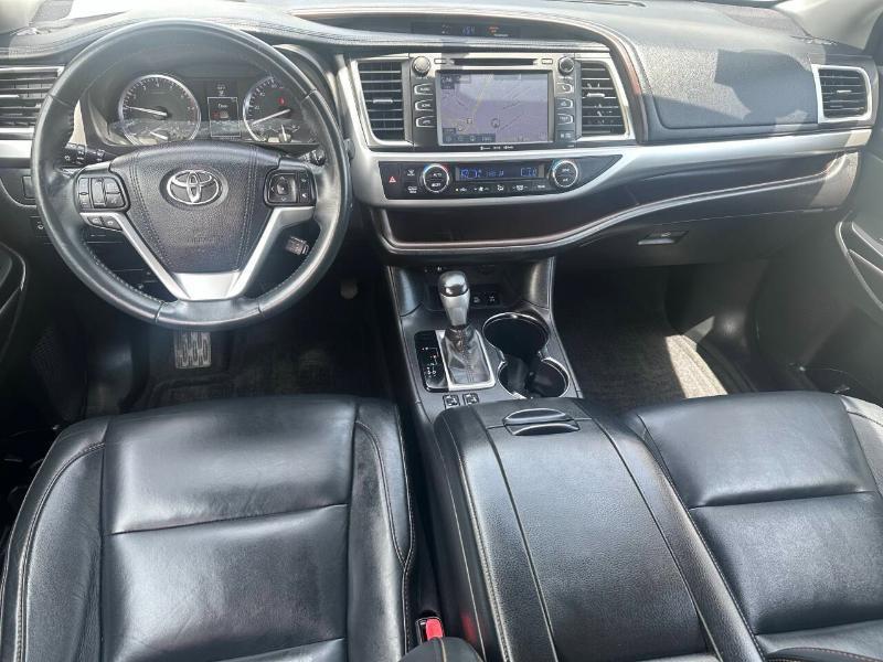 Toyota Highlander XLE AWD V6 2016