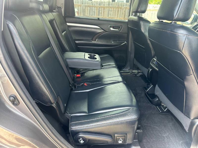 Toyota Highlander XLE AWD V6 2016