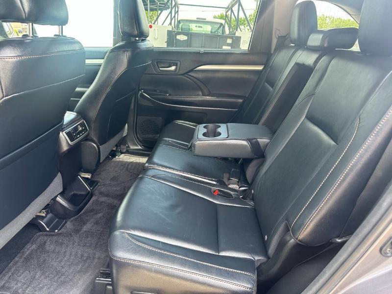 Toyota Highlander XLE AWD V6 2016