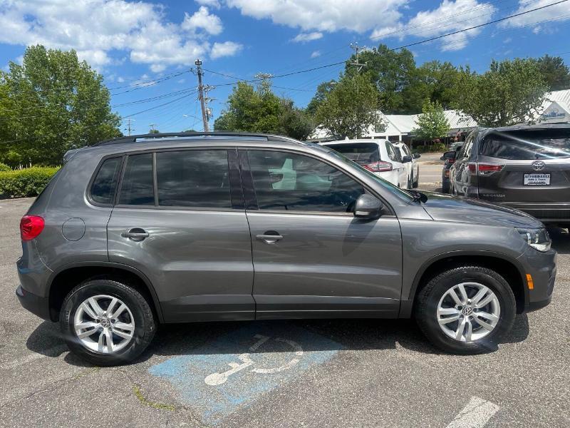 Volkswagen Tiguan S 2015