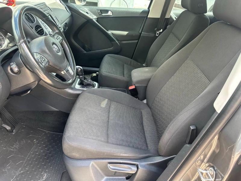 Volkswagen Tiguan S 2015