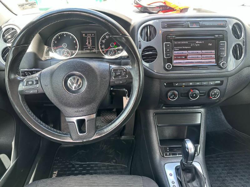 Volkswagen Tiguan S 2015