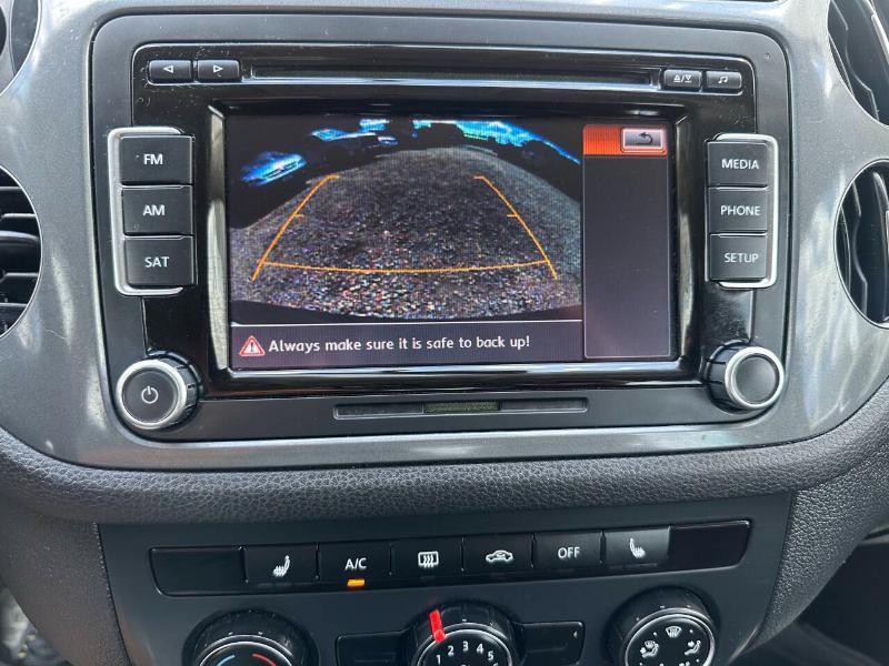 Volkswagen Tiguan S 2015