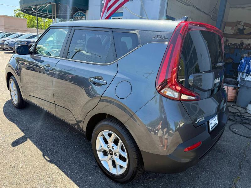 Kia Soul LX CVT 2022