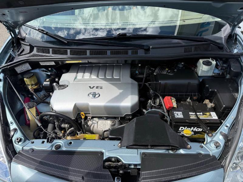 Toyota Sienna XLE FWD 2009
