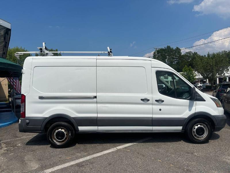 Ford Transit 250 Van Med. Roof w/Sliding Pass. 148-in. WB 2015