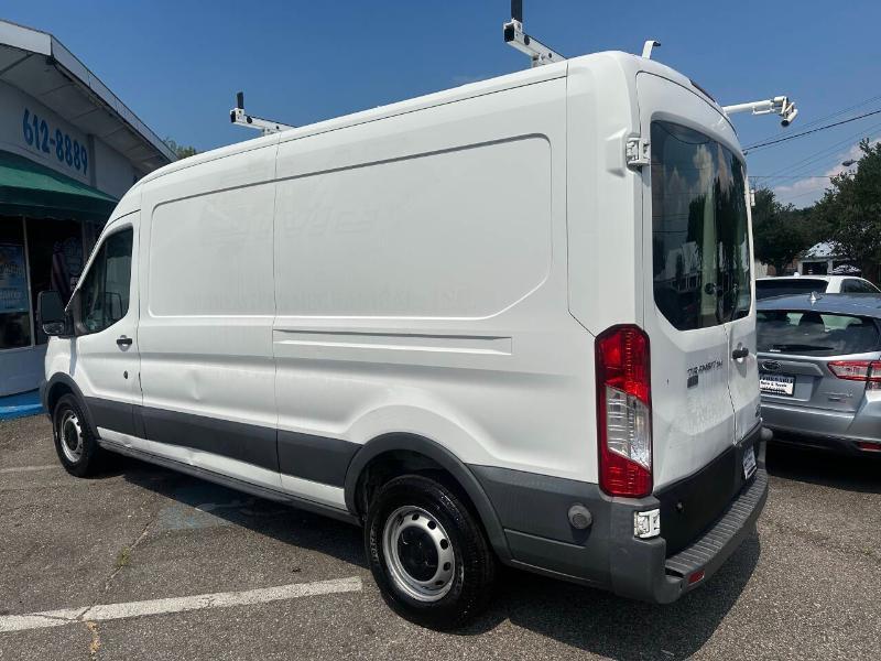 Ford Transit 250 Van Med. Roof w/Sliding Pass. 148-in. WB 2015