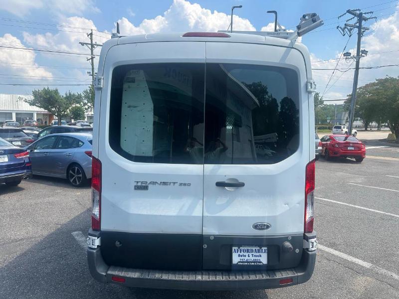 Ford Transit 250 Van Med. Roof w/Sliding Pass. 148-in. WB 2015