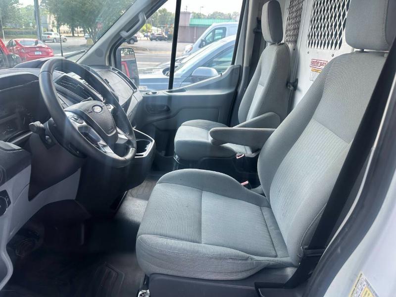 Ford Transit 250 Van Med. Roof w/Sliding Pass. 148-in. WB 2015