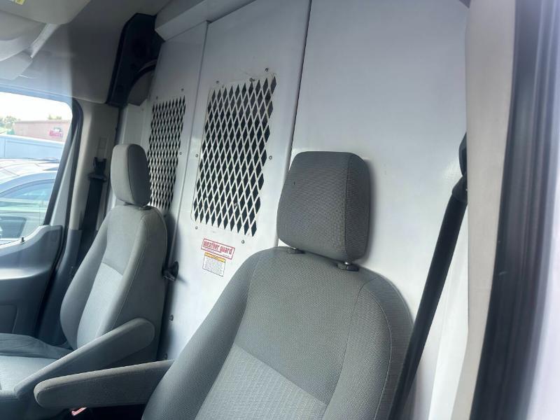 Ford Transit 250 Van Med. Roof w/Sliding Pass. 148-in. WB 2015