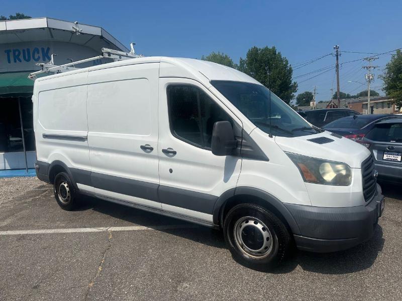 Ford Transit 250 Van Med. Roof w/Sliding Pass. 148-in. WB 2015