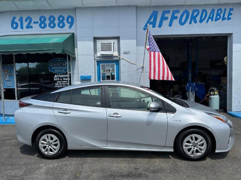 Toyota Prius Two 2018