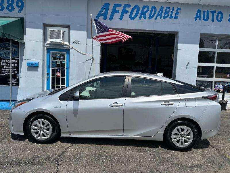 Toyota Prius Two 2018