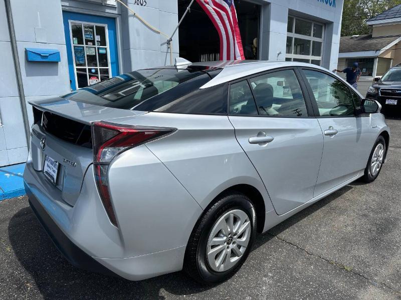 Toyota Prius Two 2018