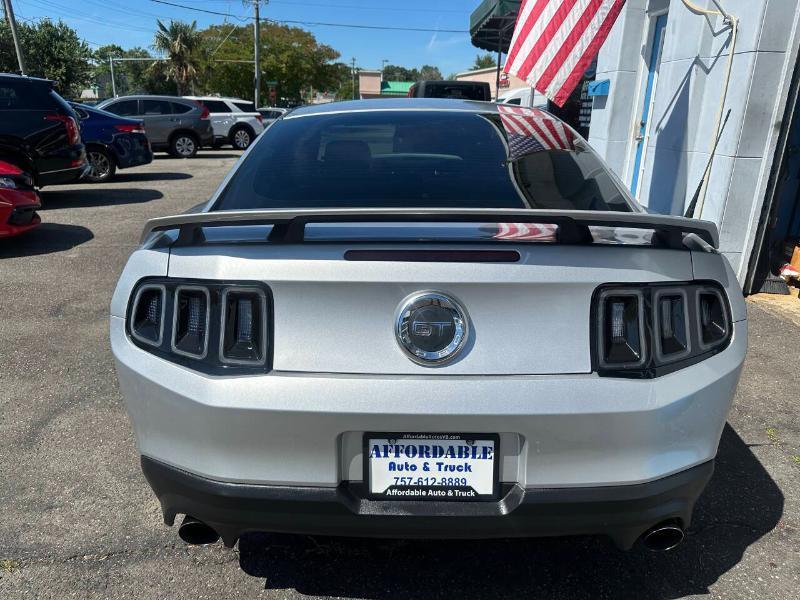 Ford Mustang GT Premium 2D Coupe 2012