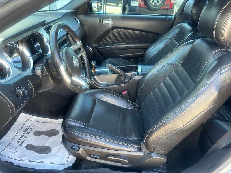 Ford Mustang GT Premium 2D Coupe 2012