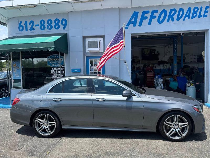 Mercedes-Benz E-Class E300 Luxury 4MATIC Sedan 2017