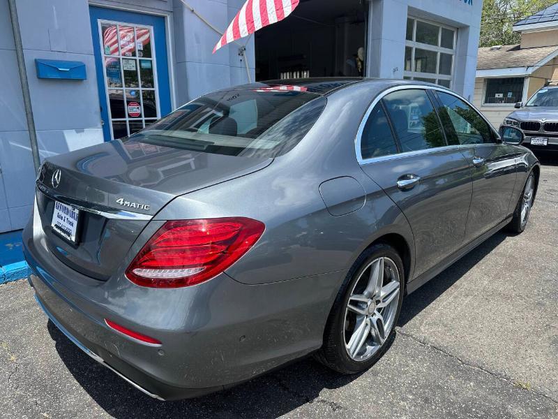 Mercedes-Benz E-Class E300 Luxury 4MATIC Sedan 2017