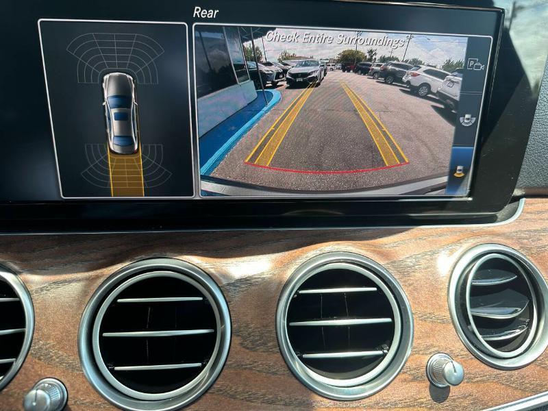 Mercedes-Benz E-Class E300 Luxury 4MATIC Sedan 2017