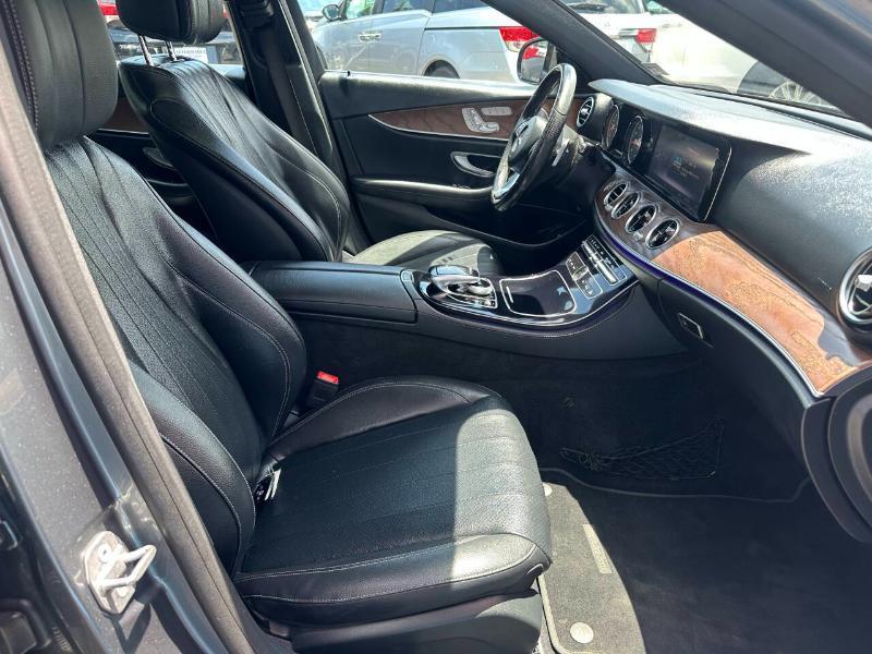 Mercedes-Benz E-Class E300 Luxury 4MATIC Sedan 2017