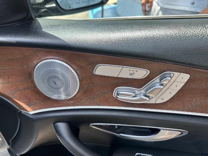 Mercedes-Benz E-Class E300 Luxury 4MATIC Sedan 2017