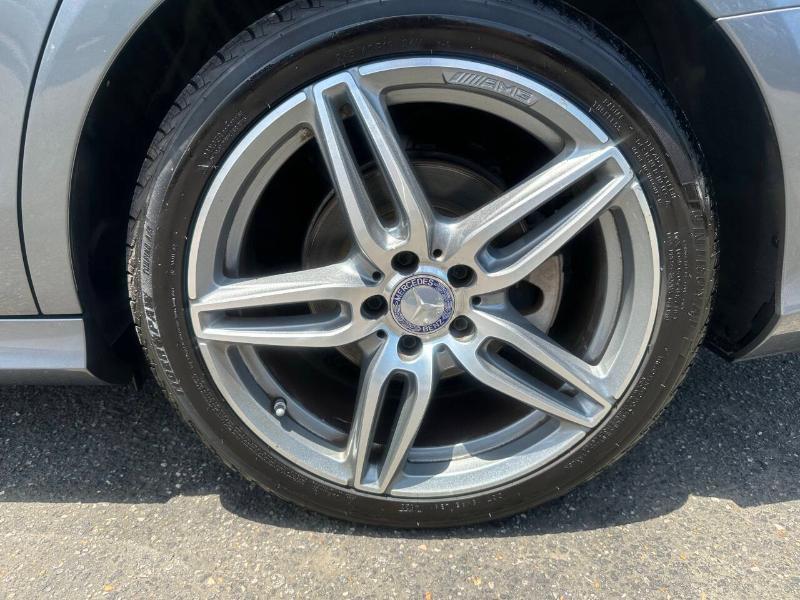 Mercedes-Benz E-Class E300 Luxury 4MATIC Sedan 2017