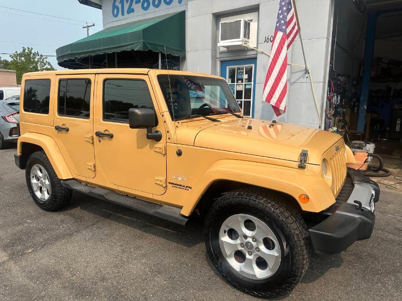 Jeep Wrangler Unlimited Sahara 4WD 2013