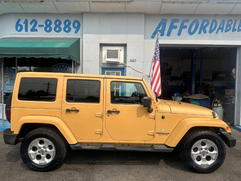 Jeep Wrangler Unlimited Sahara 4WD 2013