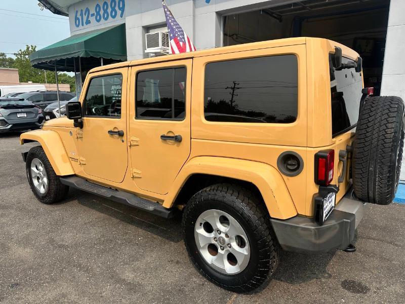 Jeep Wrangler Unlimited Sahara 4WD 2013