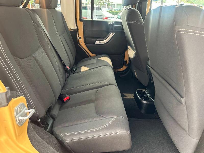 Jeep Wrangler Unlimited Sahara 4WD 2013