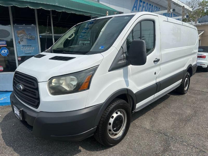 Ford Transit 250 Van Low Roof 60/40 Pass.130-in. WB 2015