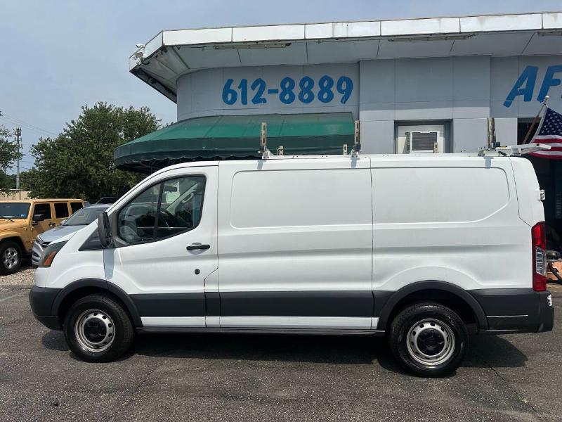 Ford Transit 250 Van Low Roof 60/40 Pass.130-in. WB 2015