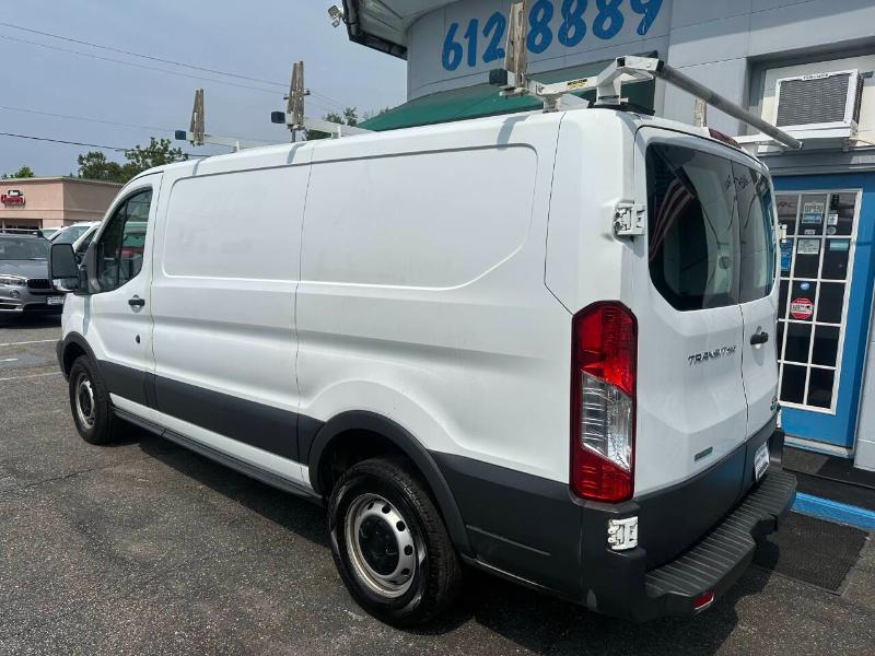 Ford Transit 250 Van Low Roof 60/40 Pass.130-in. WB 2015