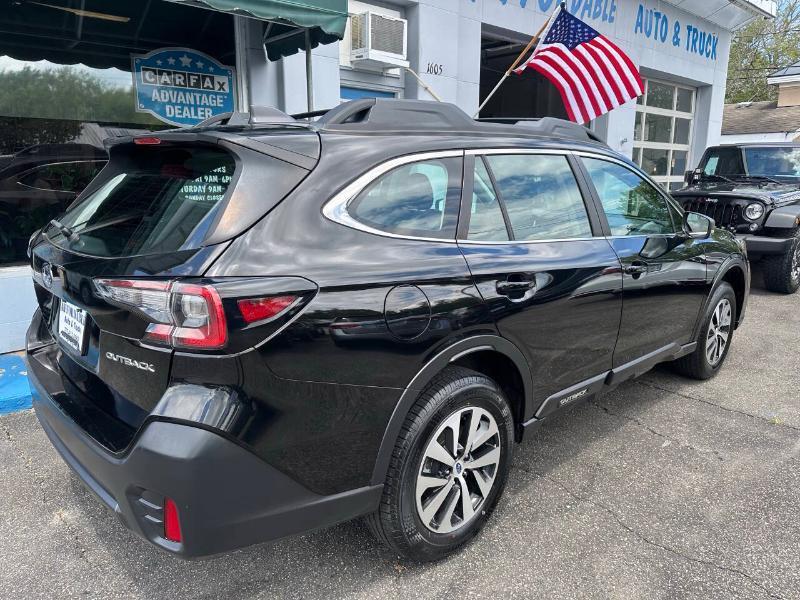Subaru Outback Base 2021