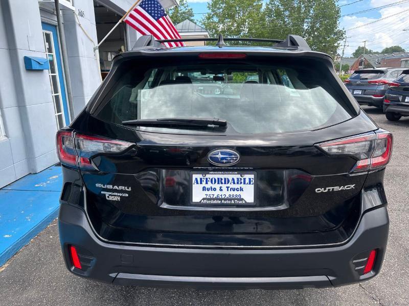 Subaru Outback Base 2021