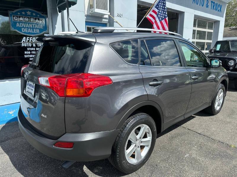Toyota RAV4 XLE FWD 2014