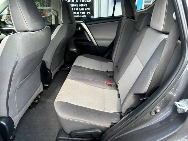 Toyota RAV4 XLE FWD 2014