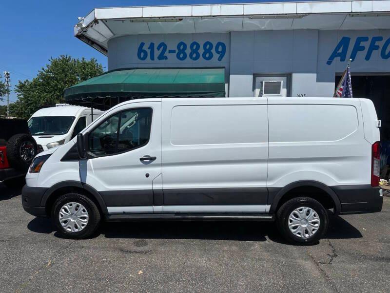 Ford Transit 250 Van 2025