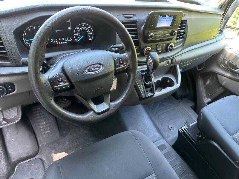 Ford Transit 250 Van 2025
